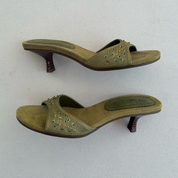 FIONI By Payless Green Embellished Women's Sandals - Picture 5 of 6